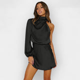 Satininis Suknelė su Asimetriniu Dizainu