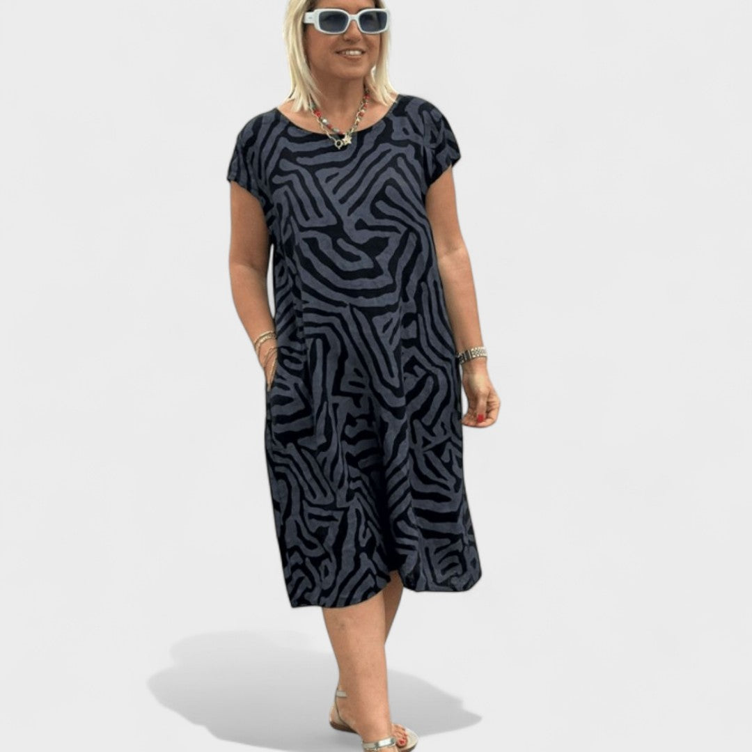 Greta - Suknelė su apvalia iškirpte ir gražiu raštu