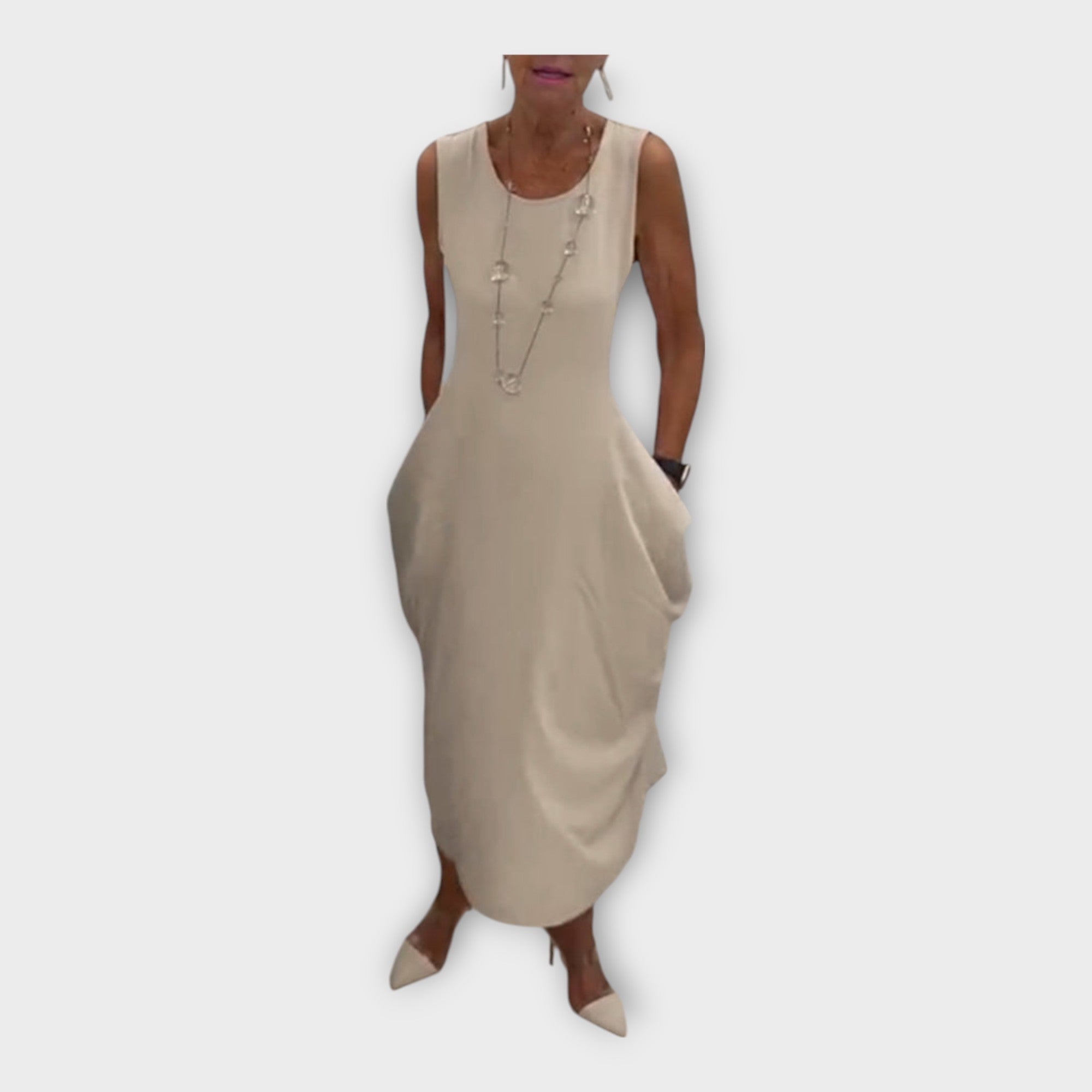 Lengvas suknelė su modernia siluetu ir kišenėmis