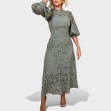 Viktorija - Nėrinių Žibinto Suknelė