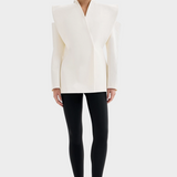 Skulptūrinis švarkas su akcentuotais pečiais