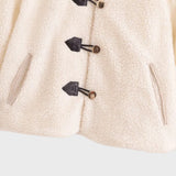 Gūnus | Moteriška trumpa flisinė striukė su sagtelėmis ir kišenėmis su atvartais