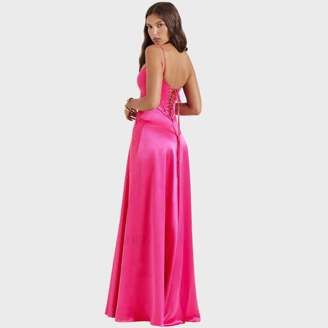 Petronėlė | Juoda nėriniuota žavinga ilga suknelė