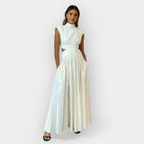 Stilingas Suknelė su Iškirptėmis