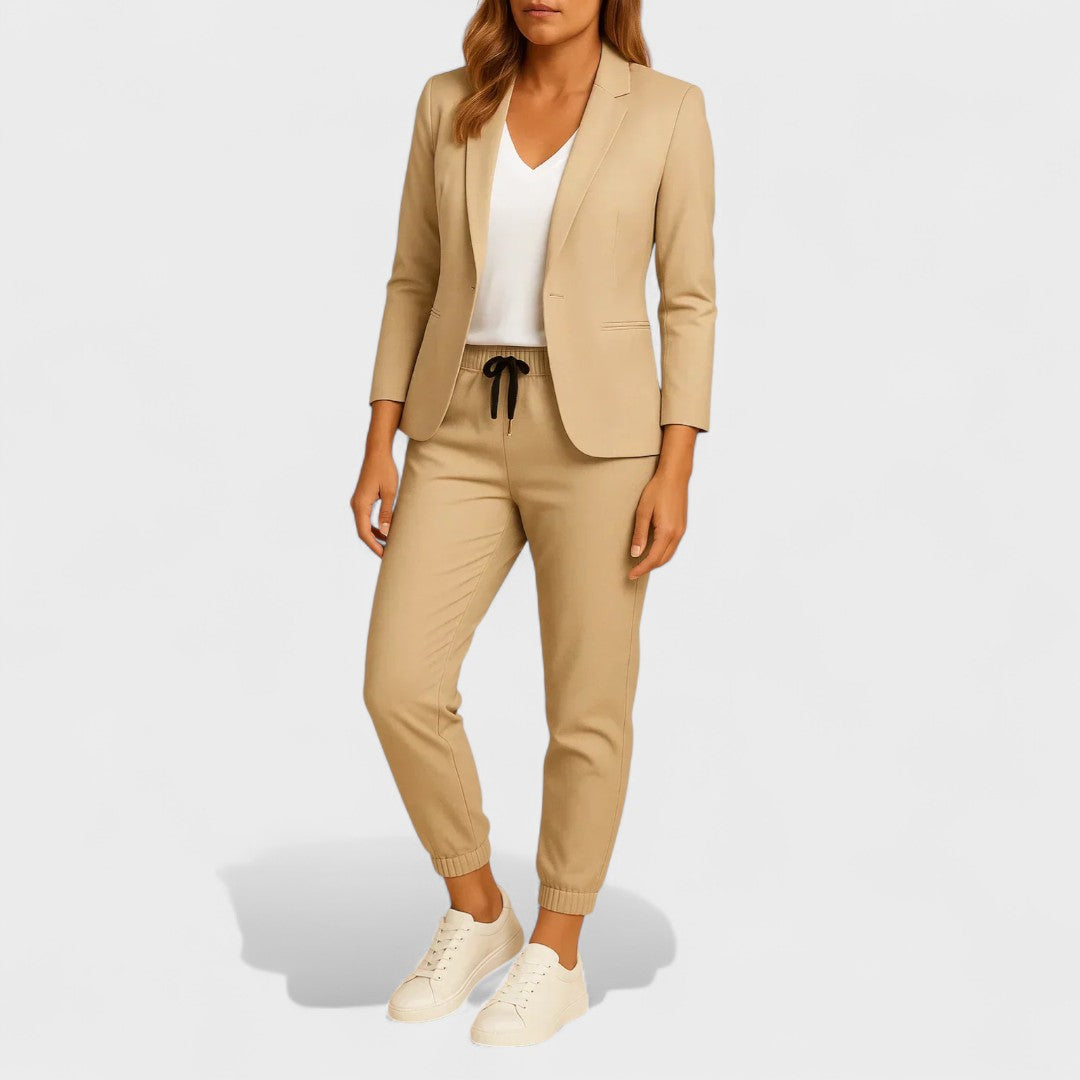 Dorotėja - Elegantiškas Komplektas su Švarku ir Kelnėmis