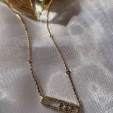 Norėdami įklijuoti Melissa