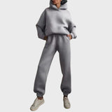 Tėkmė | Moteriškas komplektas su gobtuviu megztiniu ir treninginėmis kelnėmis