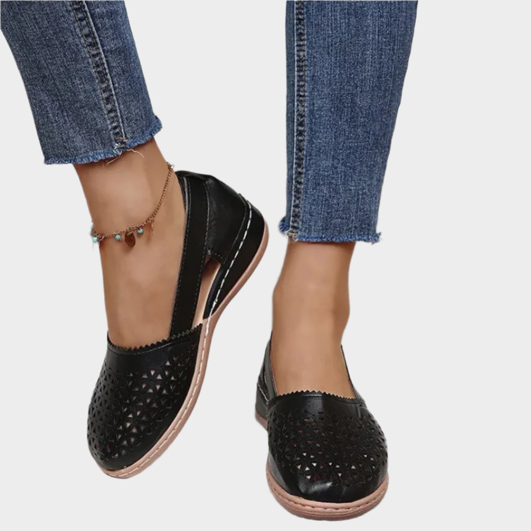 Anatominės Odinės Balerinos su Iškirptėmis ir Dirželiu