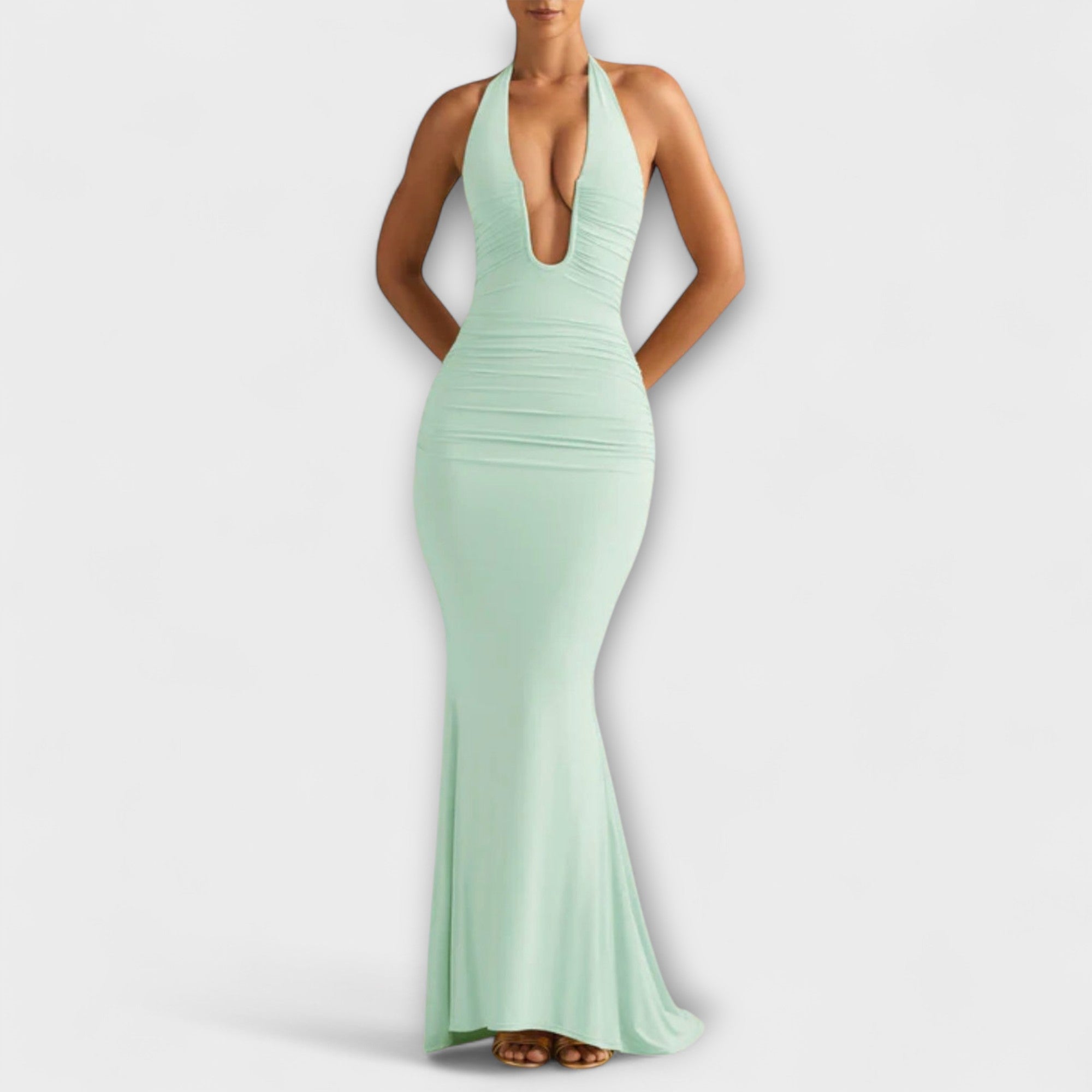 Elegantiška gala suknelė su atvira nugara ir įspūdinga iškirpte