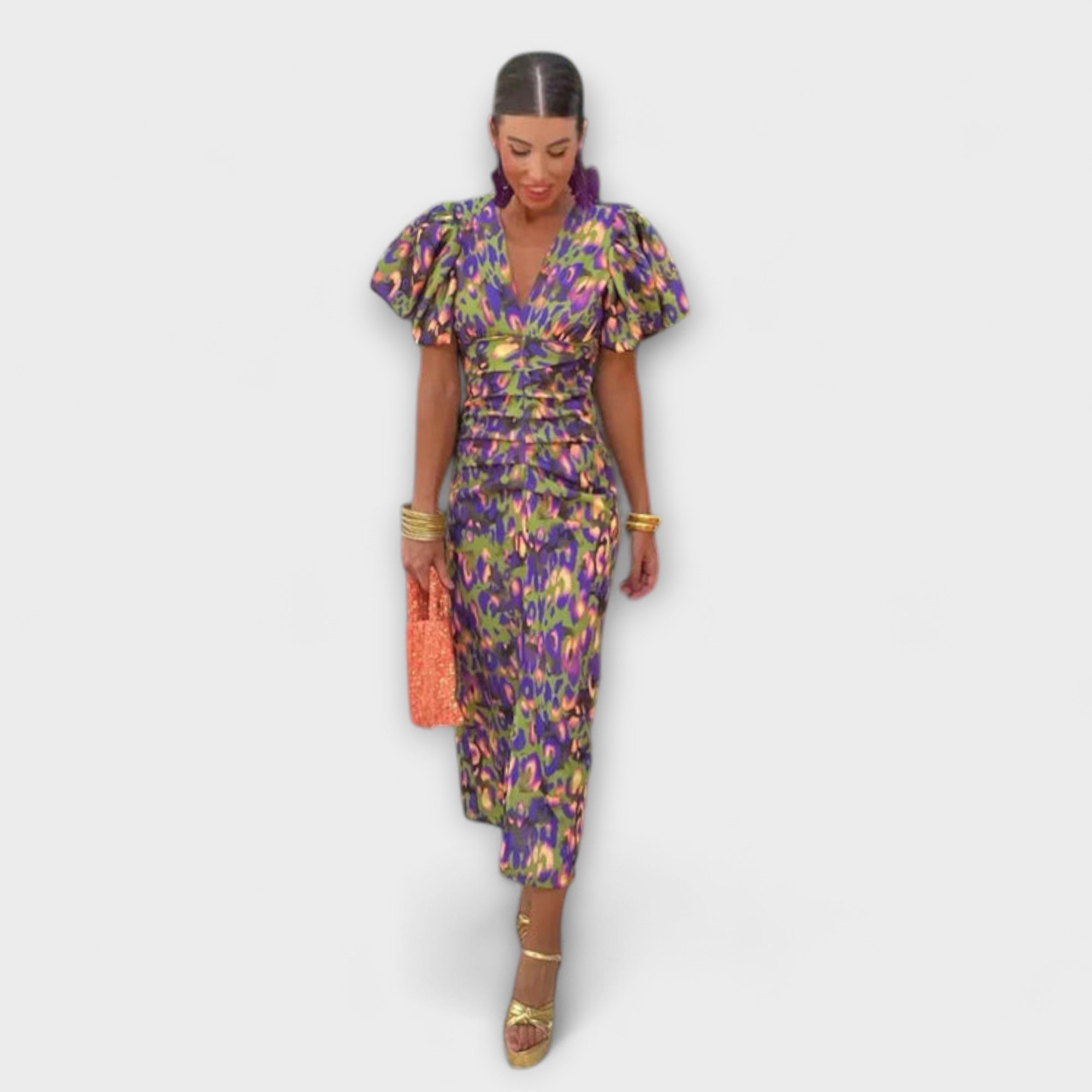 Vanessa - Elegantiška suknelė su V iškirpte