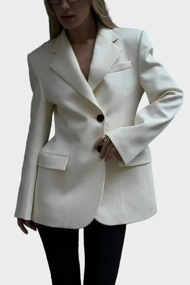 Švarkas su Išskirtine Linija ir Mygtukais