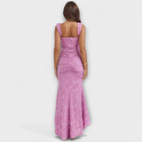 Ilgas Suknelė su Elegantišku ir Išskirtiniu Korsetu