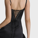 Petronėlė | Juoda nėriniuota žavinga ilga suknelė