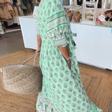 Birutė – Spindinti suknelė