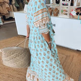 Birutė – Spindinti suknelė