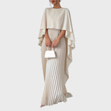 Aina | Elegantiška ilga suknelė su apsiaustu ir klostuotu sijonu