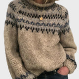 Megztas golfas su apvaliu iškirpimu